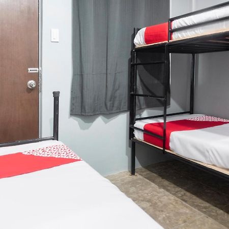 Abn Hostel Bacolod Esterno foto