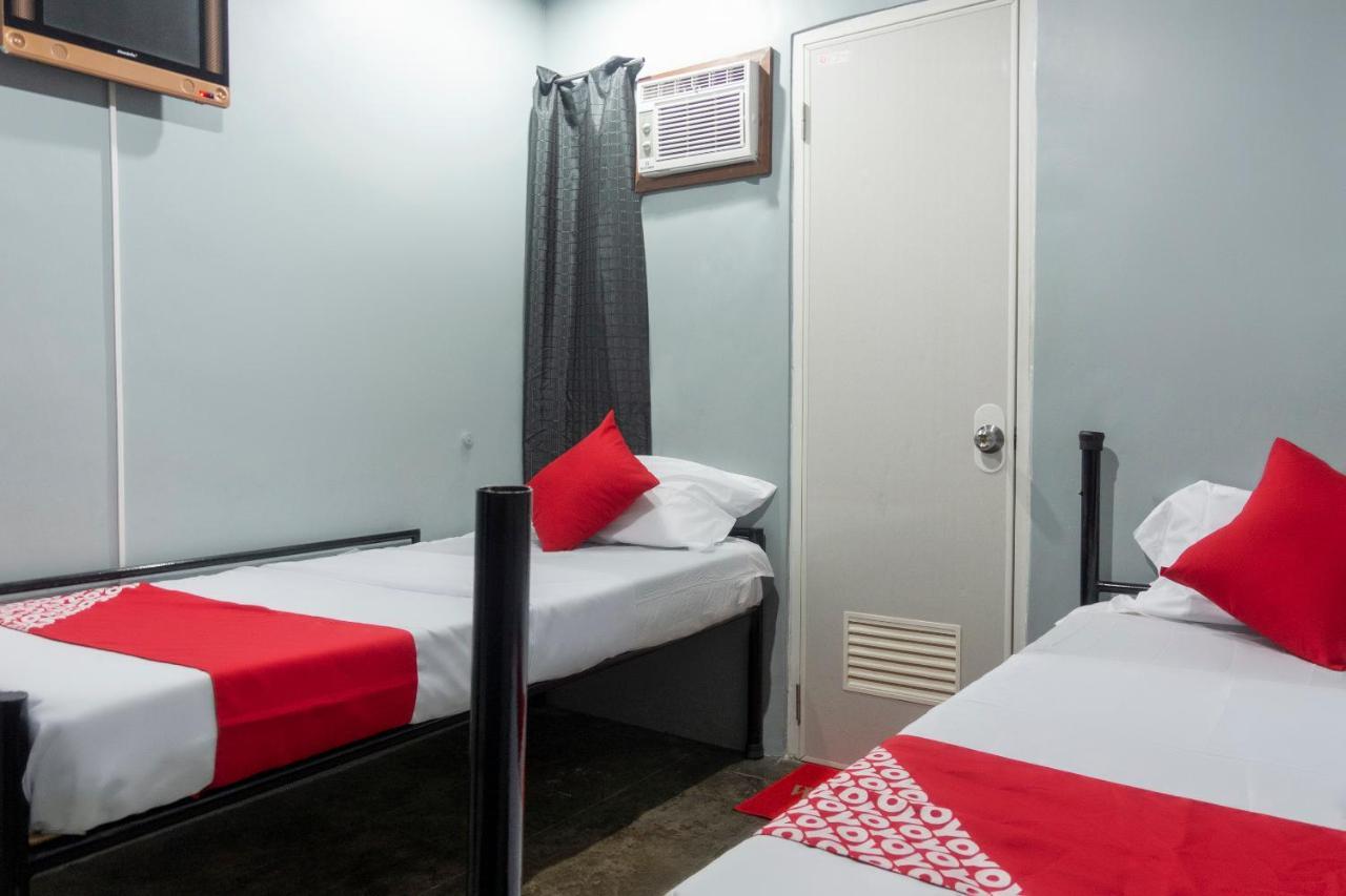 Abn Hostel Bacolod Esterno foto