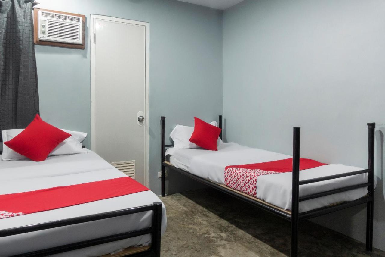 Abn Hostel Bacolod Esterno foto